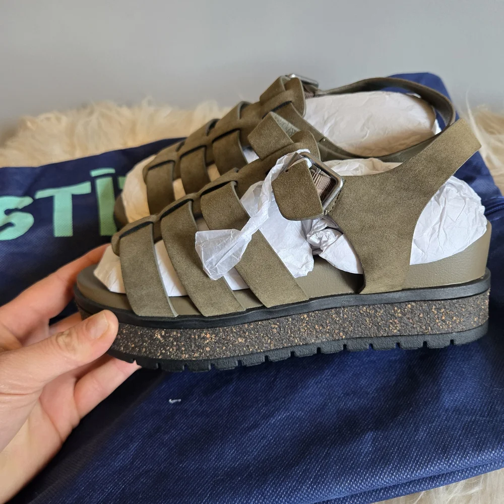 MIA Olive Green Strappy Platform Sandals with Buckle Size 7